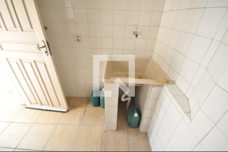 Casa à venda com 170m², 3 quartos e 2 vagasÁrea de Serviço