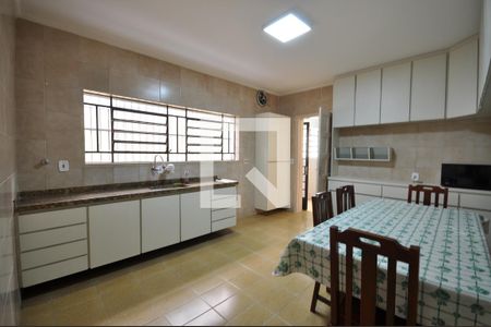 Casa à venda com 170m², 3 quartos e 2 vagasCozinha