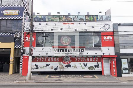 Casa à venda com 400m², 3 quartos e 3 vagas Casa à venda com 400m², 3 quartos e 3 vagasFachada