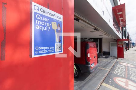 Casa à venda com 400m², 3 quartos e 3 vagas Casa à venda com 400m², 3 quartos e 3 vagasPlaca