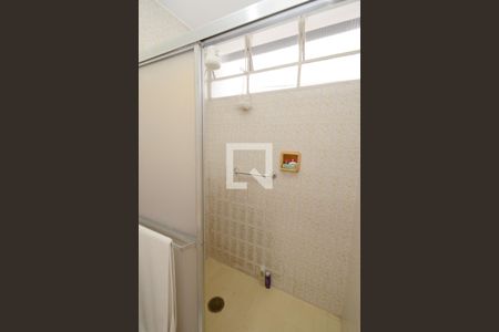 Casa à venda com 180m², 4 quartos e 2 vagasBanheiro