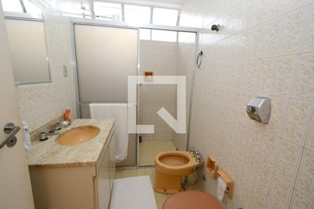 Casa à venda com 180m², 4 quartos e 2 vagasBanheiro