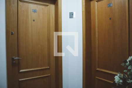 Apartamento à venda com 130m², 4 quartos e 3 vagas Apartamento à venda com 130m², 4 quartos e 3 vagasEntrada