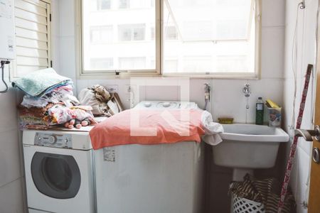 Apartamento à venda com 130m², 4 quartos e 3 vagas Apartamento à venda com 130m², 4 quartos e 3 vagasÁrea de Serviço