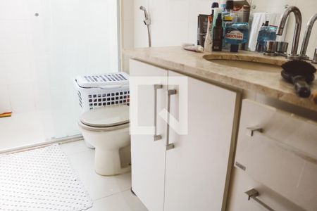 Apartamento à venda com 130m², 4 quartos e 3 vagas Apartamento à venda com 130m², 4 quartos e 3 vagasBanheiro da Suíte 1