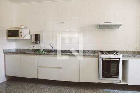 Apartamento à venda com 130m², 4 quartos e 3 vagas Apartamento à venda com 130m², 4 quartos e 3 vagasÁrea comum - Salão de festas