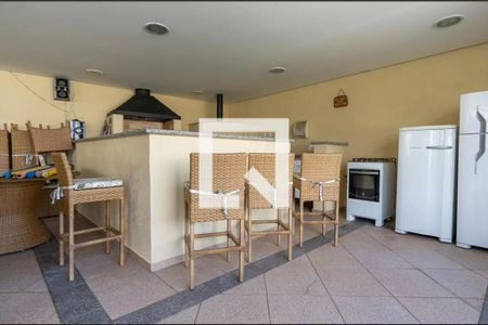 Apartamento à venda com 130m², 4 quartos e 3 vagas Apartamento à venda com 130m², 4 quartos e 3 vagasÁrea comum - Churrasqueira