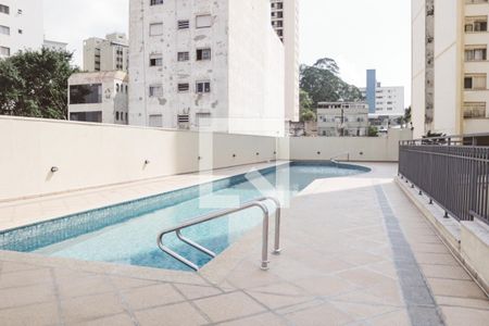 Apartamento à venda com 130m², 4 quartos e 3 vagas Apartamento à venda com 130m², 4 quartos e 3 vagasÁrea comum - Piscina