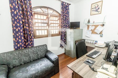 Casa à venda com 272m², 3 quartos e 2 vagas Casa à venda com 272m², 3 quartos e 2 vagasQuarto 2
