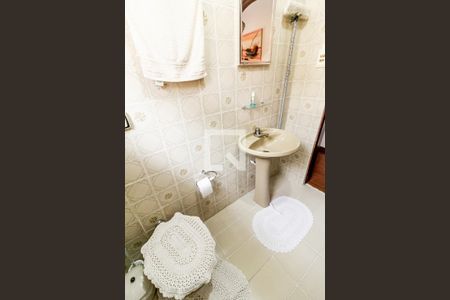 Casa à venda com 272m², 3 quartos e 2 vagas Casa à venda com 272m², 3 quartos e 2 vagasBanheiro 2