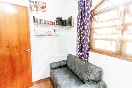 Casa à venda com 272m², 3 quartos e 2 vagas Casa à venda com 272m², 3 quartos e 2 vagasQuarto 2