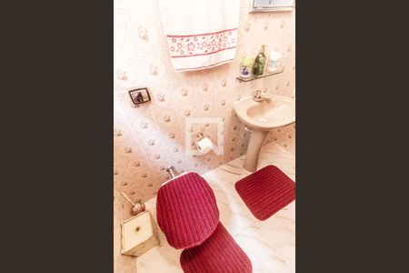 Casa à venda com 272m², 3 quartos e 2 vagas Casa à venda com 272m², 3 quartos e 2 vagasBanheiro 1