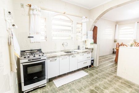 Casa à venda com 272m², 3 quartos e 2 vagas Casa à venda com 272m², 3 quartos e 2 vagasCozinha