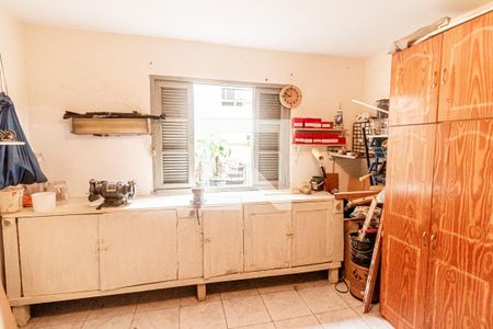 Casa à venda com 272m², 3 quartos e 2 vagas Casa à venda com 272m², 3 quartos e 2 vagasQuarto de Serviço