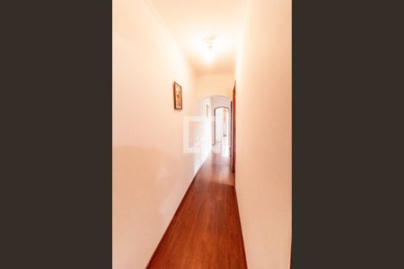 Casa à venda com 272m², 3 quartos e 2 vagas Casa à venda com 272m², 3 quartos e 2 vagasCorredor