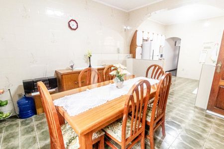 Casa à venda com 272m², 3 quartos e 2 vagas Casa à venda com 272m², 3 quartos e 2 vagasCozinha