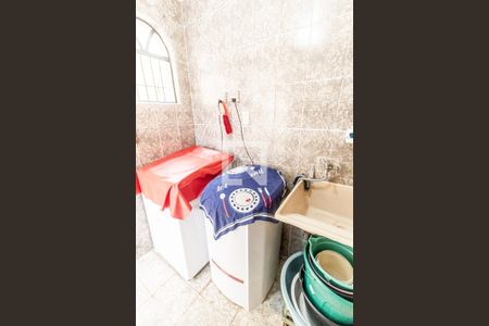 Casa à venda com 272m², 3 quartos e 2 vagas Casa à venda com 272m², 3 quartos e 2 vagasÁrea de Serviço