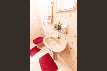 Casa à venda com 272m², 3 quartos e 2 vagas Casa à venda com 272m², 3 quartos e 2 vagasBanheiro 1