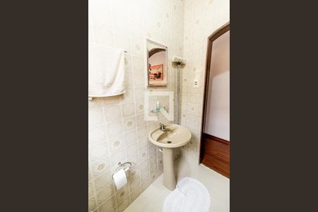 Casa à venda com 272m², 3 quartos e 2 vagas Casa à venda com 272m², 3 quartos e 2 vagasBanheiro 2