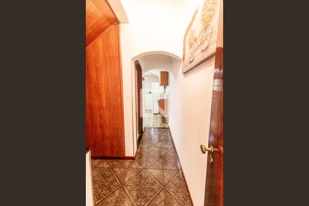 Casa à venda com 272m², 3 quartos e 2 vagas Casa à venda com 272m², 3 quartos e 2 vagasCorredor