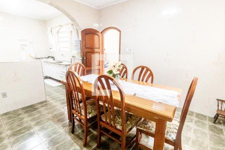 Casa à venda com 272m², 3 quartos e 2 vagas Casa à venda com 272m², 3 quartos e 2 vagasCozinha