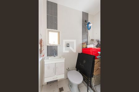 Casa à venda com 240m², 5 quartos e sem vagaBanheiro de serviço