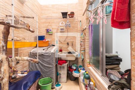 Casa à venda com 240m², 5 quartos e sem vagaÁrea de Serviço