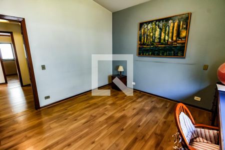 Casa de condomínio à venda com 370m², 4 quartos e 4 vagas Casa de condomínio à venda com 370m², 4 quartos e 4 vagasQuarto 1