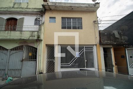 Casa à venda com 200m², 4 quartos e 1 vaga Casa à venda com 200m², 4 quartos e 1 vagaFachada