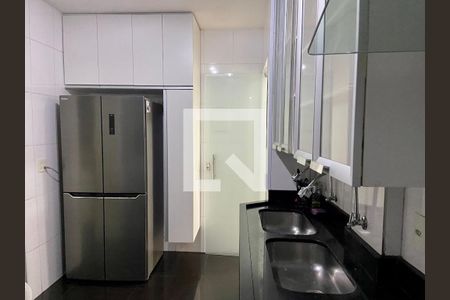 Apartamento à venda com 150m², 3 quartos e 1 vaga Apartamento à venda com 150m², 3 quartos e 1 vagaCozinha e Área de Serviço