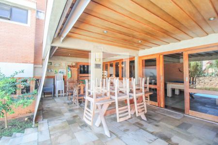 Casa à venda com 550m², 4 quartos e 5 vagas Casa à venda com 550m², 4 quartos e 5 vagasÁrea comum