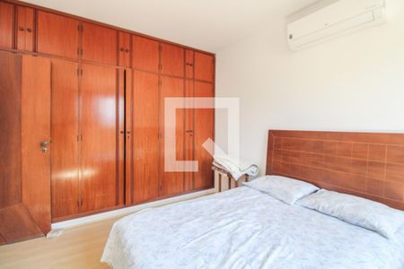Casa à venda com 550m², 4 quartos e 5 vagas Casa à venda com 550m², 4 quartos e 5 vagasQuarto 3