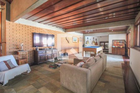 Casa à venda com 550m², 4 quartos e 5 vagas Casa à venda com 550m², 4 quartos e 5 vagasSala