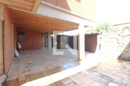 Casa à venda com 550m², 4 quartos e 5 vagas Casa à venda com 550m², 4 quartos e 5 vagasÁrea comum