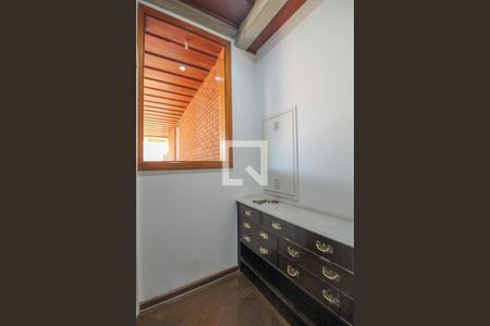 Casa à venda com 550m², 4 quartos e 5 vagas Casa à venda com 550m², 4 quartos e 5 vagasQuarto 4