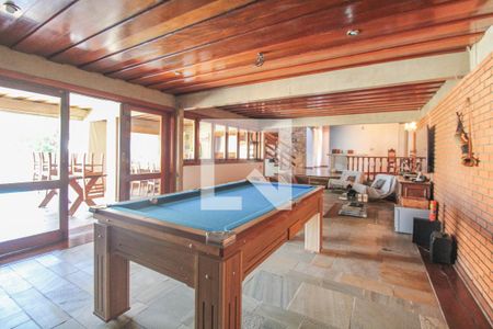 Casa à venda com 550m², 4 quartos e 5 vagas Casa à venda com 550m², 4 quartos e 5 vagasSala