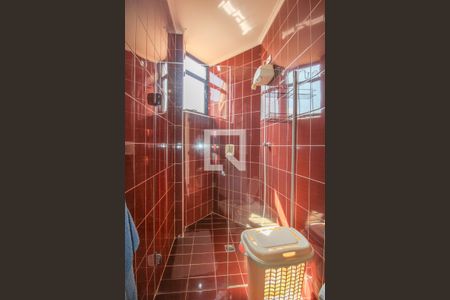 Casa à venda com 550m², 4 quartos e 5 vagas Casa à venda com 550m², 4 quartos e 5 vagasBanheiro 2