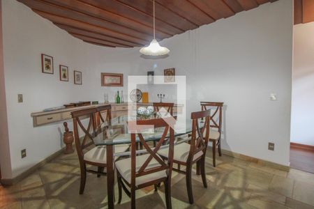 Casa à venda com 550m², 4 quartos e 5 vagas Casa à venda com 550m², 4 quartos e 5 vagasCopa