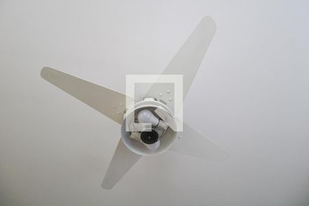 Casa à venda com 550m², 4 quartos e 5 vagas Casa à venda com 550m², 4 quartos e 5 vagasQuarto