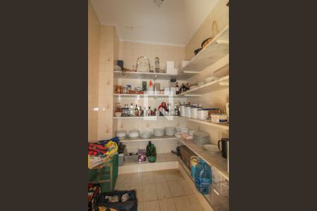 Casa à venda com 550m², 4 quartos e 5 vagas Casa à venda com 550m², 4 quartos e 5 vagasDispensa