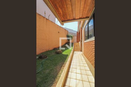 Casa à venda com 550m², 4 quartos e 5 vagas Casa à venda com 550m², 4 quartos e 5 vagasÁrea comum