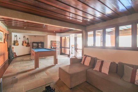 Casa à venda com 550m², 4 quartos e 5 vagas Casa à venda com 550m², 4 quartos e 5 vagasSala