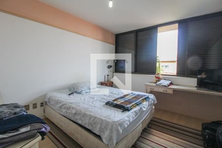 Casa à venda com 550m², 4 quartos e 5 vagas Casa à venda com 550m², 4 quartos e 5 vagasQuarto 2