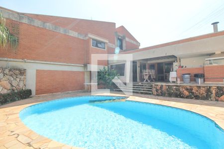 Casa à venda com 550m², 4 quartos e 5 vagas Casa à venda com 550m², 4 quartos e 5 vagasÁrea comum