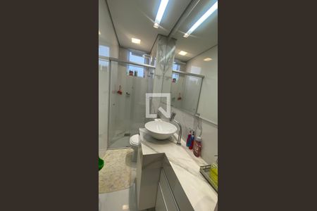 Apartamento à venda com 130m², 3 quartos e 3 vagas Apartamento à venda com 130m², 3 quartos e 3 vagasBanheiro Social