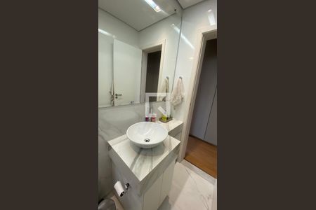 Apartamento à venda com 130m², 3 quartos e 3 vagas Apartamento à venda com 130m², 3 quartos e 3 vagasBanheiro Social