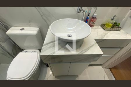 Apartamento à venda com 130m², 3 quartos e 3 vagas Apartamento à venda com 130m², 3 quartos e 3 vagasBanheiro Social