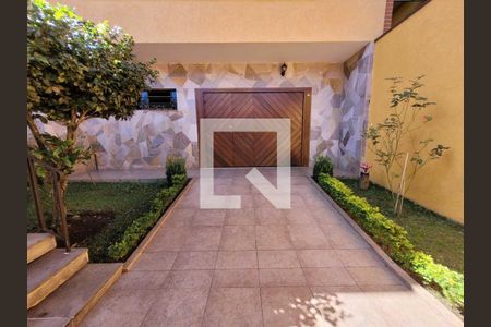 Casa à venda com 269m², 3 quartos e sem vaga