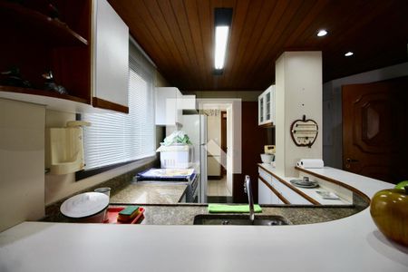 Apartamento para alugar com 115m², 4 quartos e 1 vaga Apartamento para alugar com 115m², 4 quartos e 1 vagaCozinha