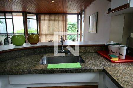 Apartamento para alugar com 115m², 4 quartos e 1 vaga Apartamento para alugar com 115m², 4 quartos e 1 vagaCozinha